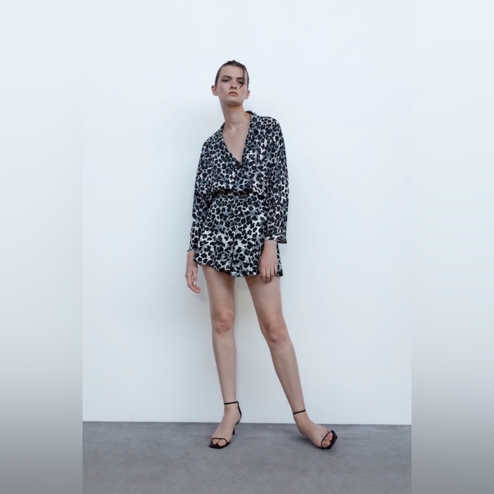 Zara Snow Leapord Skort Size Small Skirt Shorts Women’s